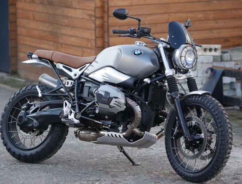 BMW RnineT フロントロングフェンダー フォークブレース カラー変更