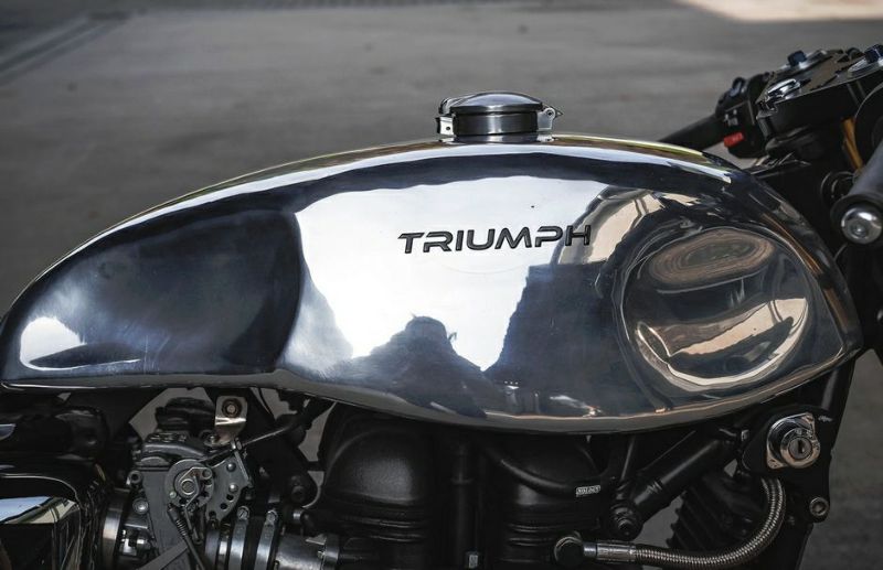 トライアンフ TRIUMPHロゴ アルミニウム・タンクエンブレム RAISCH 