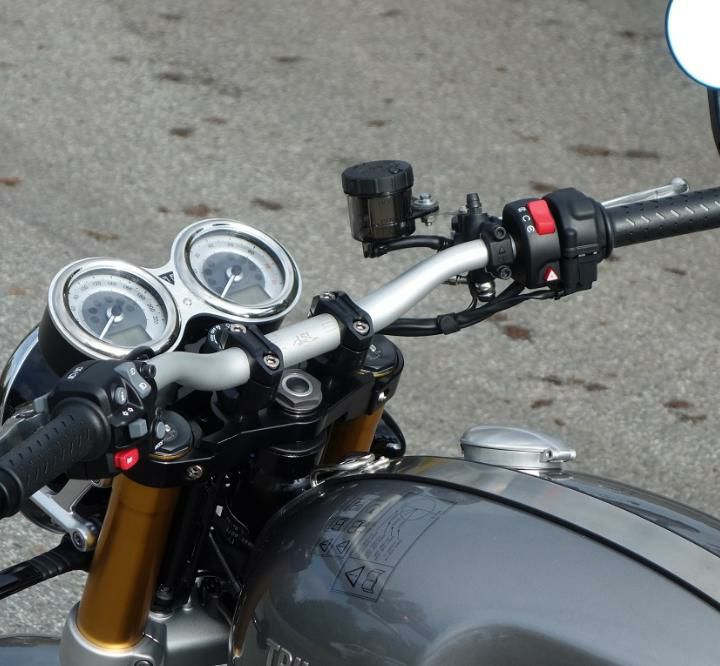 トライアンフ Thruxton(スラクストン)／R |ハンドル周り|モトパーツ 