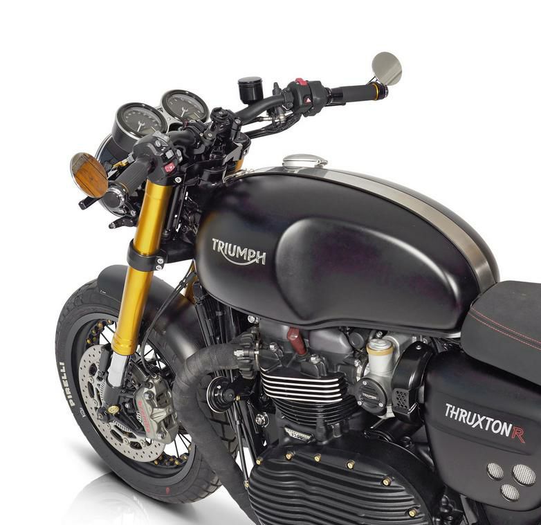 トライアンフ スラクストン1200rs
エンジンカバー 黒 トライアンフ（TRIUMPH）2020年 Thruxton 1200RS・新登場の