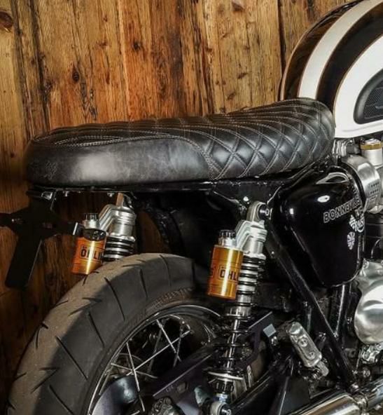 トライアンフ ボンネビル クールシート ダイヤモンド 本革ブラック RAISCH | バイクカスタムパーツ専門店 モトパーツ(MOTO PARTS)