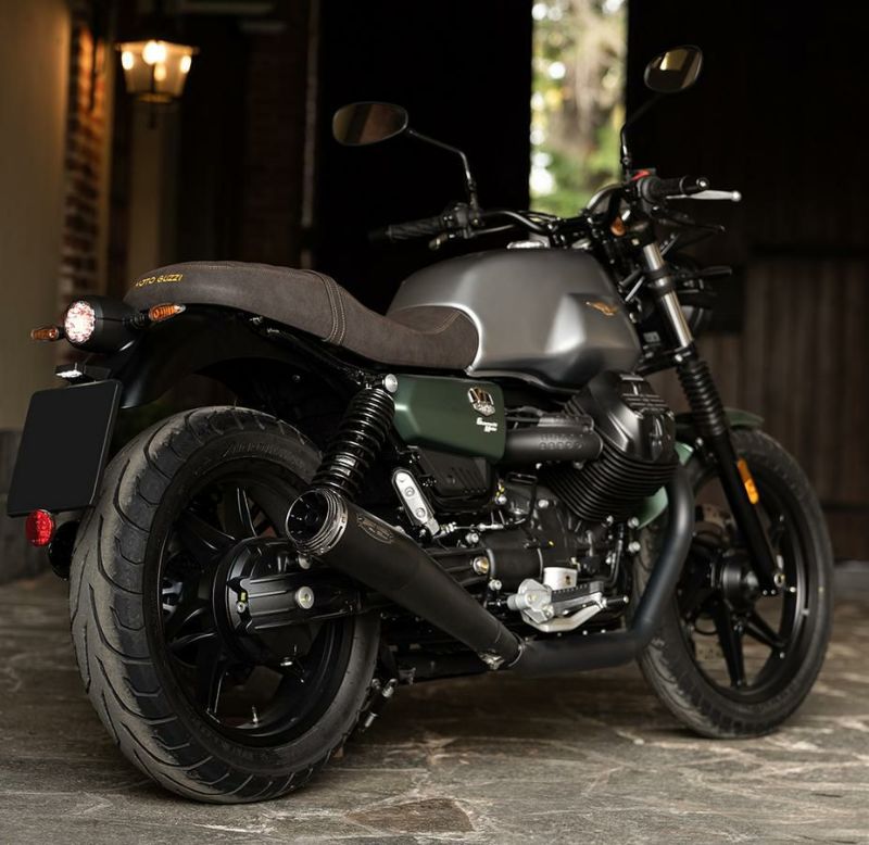 MOTO GUZZI(モトグッチ) V7 850 スリップオンマフラー ブラック 