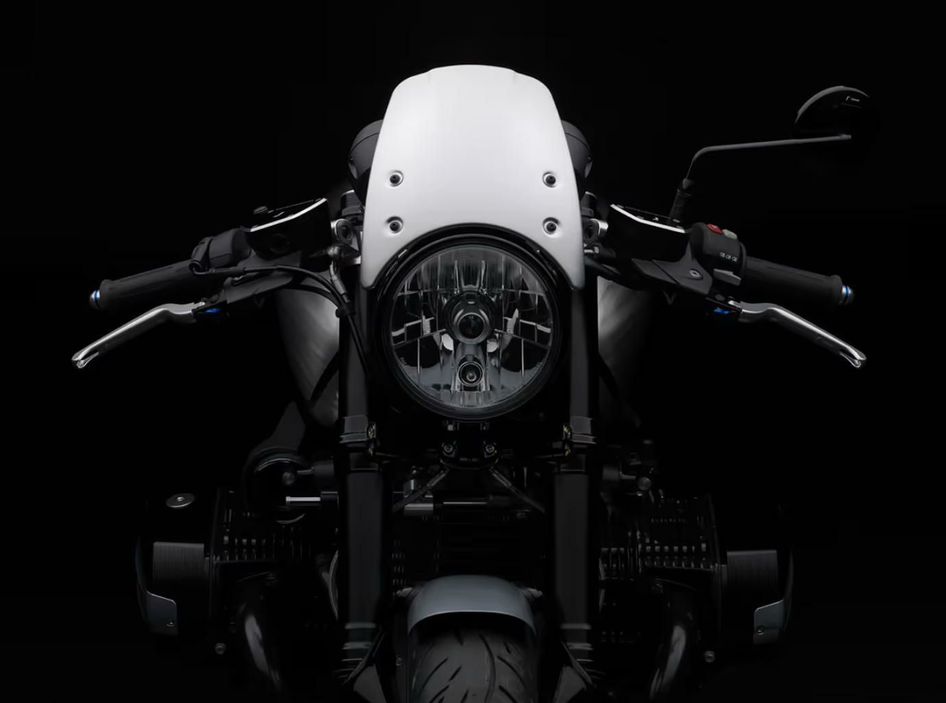 BMW RnineT メーターバイザー リゾマ | バイクカスタムパーツ専門店 