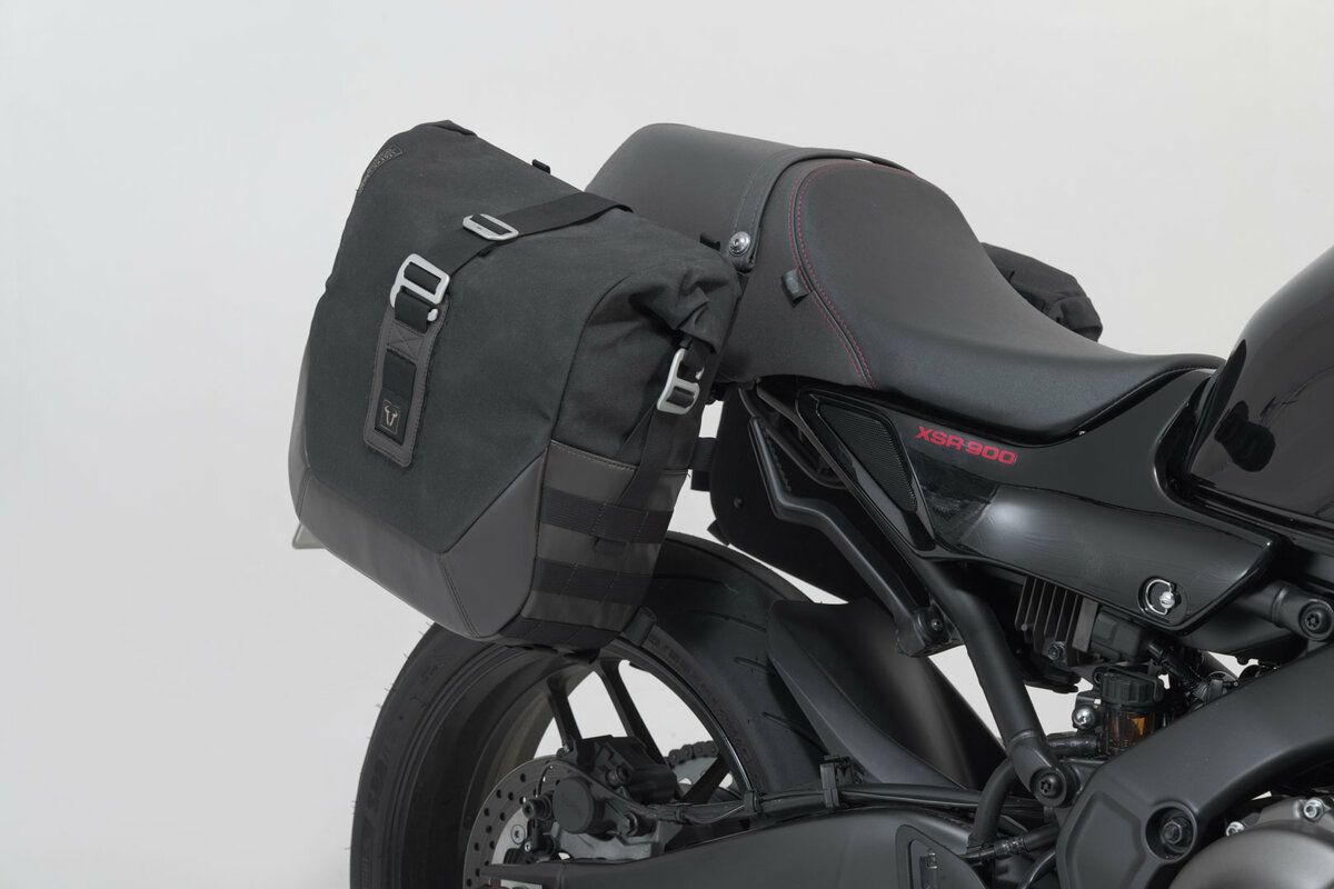 ヤマハ XSR900 2022- サイドバッグ ステー付 レジェンドギア ブラック 