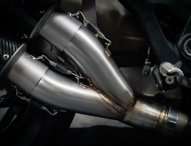 Ducati モンスター821 2014-17 スリップオンマフラー カーボン 