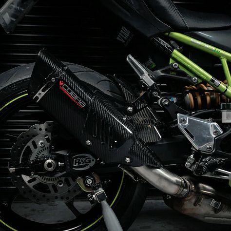 カワサキ Z900 2017-19 スリップオンマフラー カーボン 