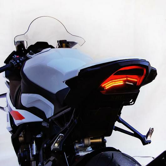 アエラ フェンダーレス BMW S1000R 弾む