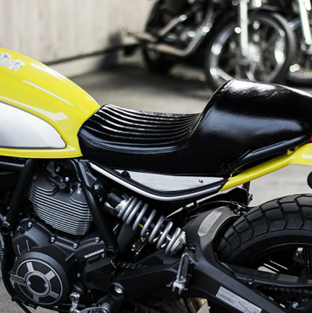 Ducati スクランブラー サイドカバー シルバー モーターロック 
