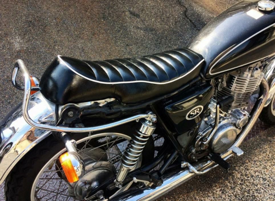 ヤマハ SR400/500 カフェレーサーシート Type2 モーターロック 