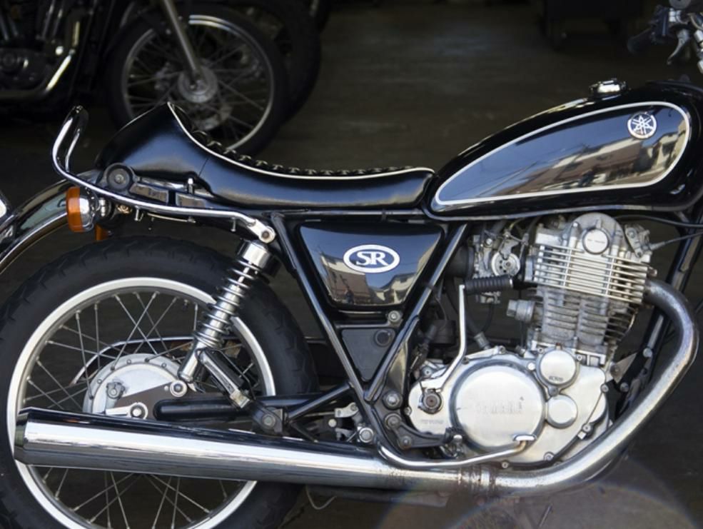 ヤマハ SR400/500 カフェレーサーシート Type4 モーターロック 