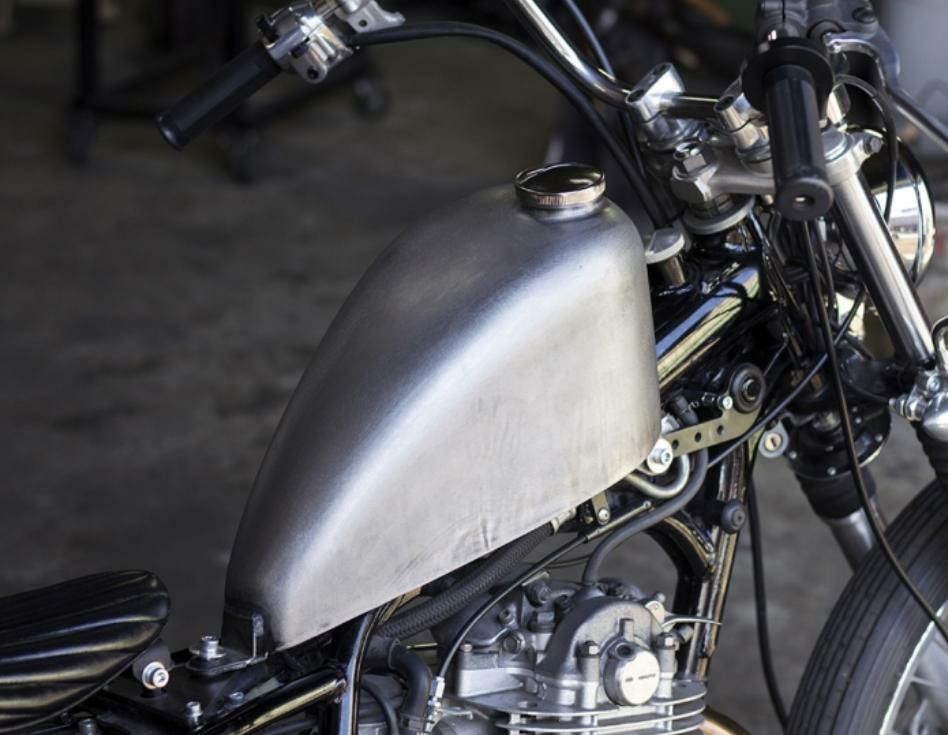 ヤマハ SR400/500 ナロースポーツスタータンクキット ハイマウント 