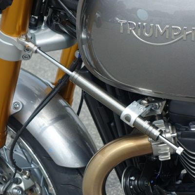 スラクストン 1200 ブラックレザー レーサーシート BAAK Triumph