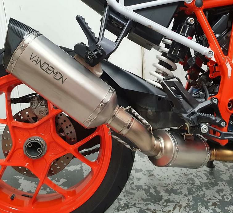 SuperDuke 1290R 14-19 チタン フルエキゾースト マフラー