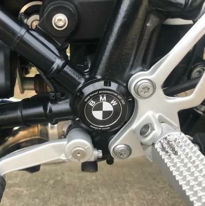 BMW RnineT 14- CNC スイングアーム ピボットカバー シルバー DKdesign