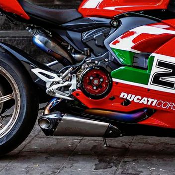 DUCATI ストリートファイター V4/V2 20-/22- フェンダーレスキット 