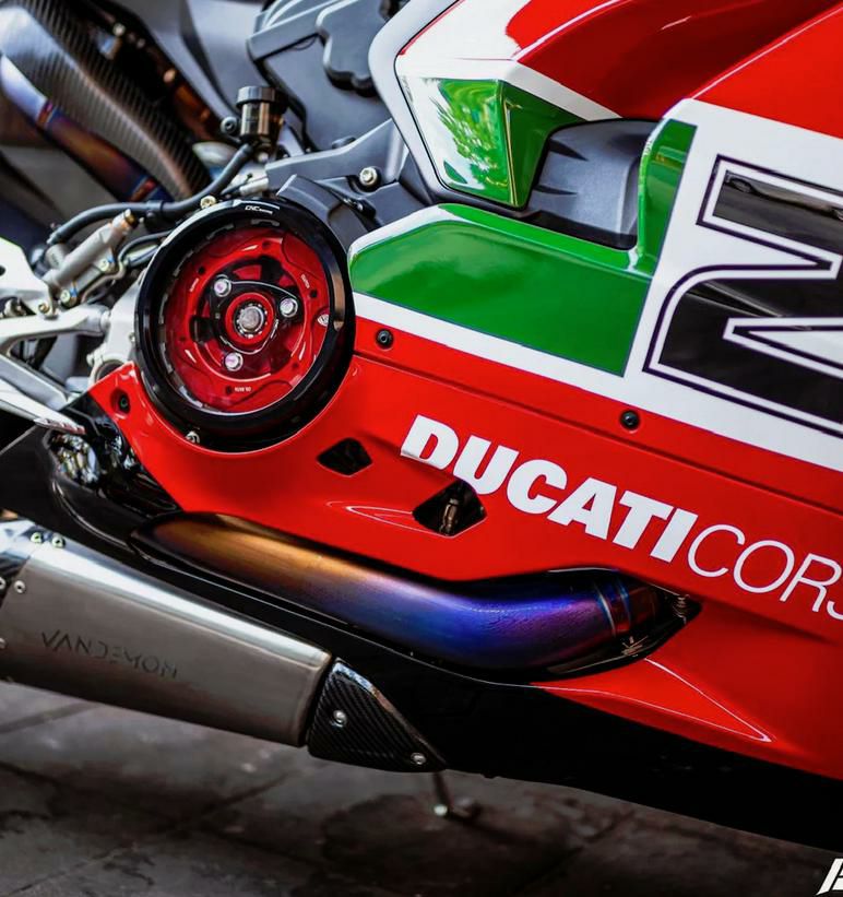 ドゥカティ パニガーレ ストリートファイター V2 フルエキ マフラー