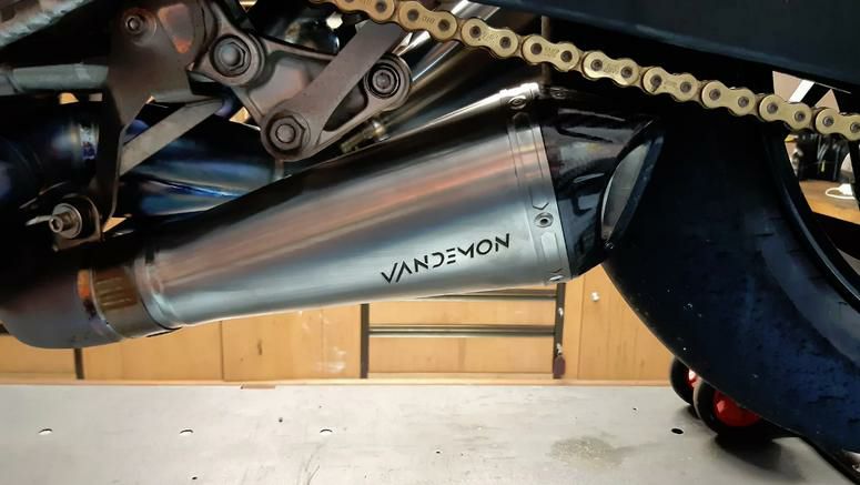 ドゥカティ パニガーレ V4 2018～2020 フルエキ マフラー フルチタン