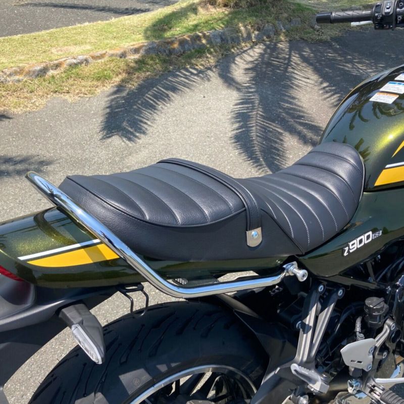 艶ありブラックカワサキ　z900rs　シート　　タックロールシート　TYPE 4　新品