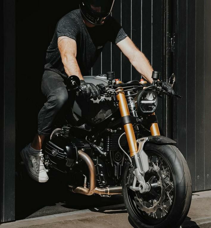 BMW RnineT ハンドル付き トップブリッジ トリプルツリー V1 モトガジェット用 LE MOTOGRAPHE | バイクカスタムパーツ専門店  モトパーツ(MOTO PARTS)