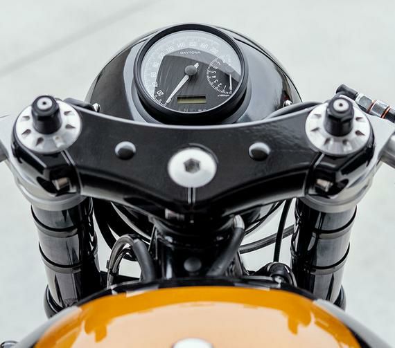 コンチネンタルGT 650/インターセプター DAYTONAメーター内蔵ヘッド