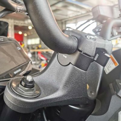 KATANA 2022- ハンドルバーライザー 20mmUP ブラック VOIGT MOTO