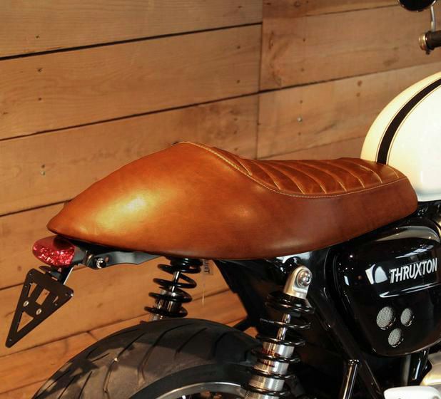スラクストン 1200 エイジドブラウンレザー レーサーシート BAAK 