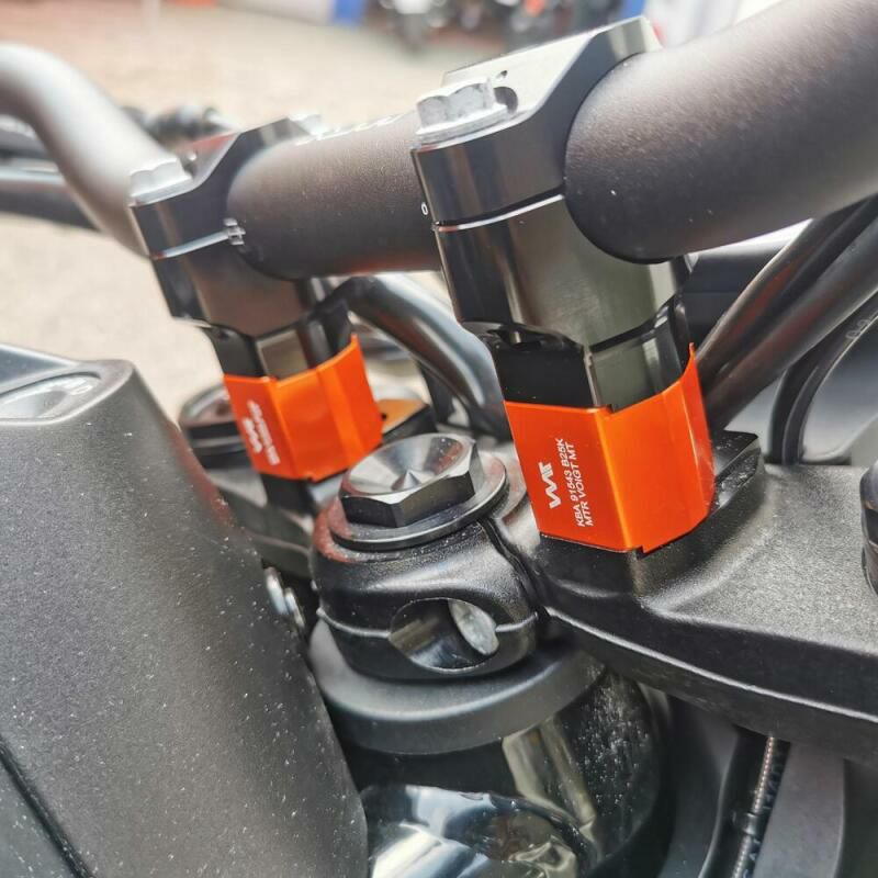 KTM 890 Duke ハンドルバーライザー 25mmUP オレンジ VOIGT MOTO TECHNIK | バイクカスタムパーツ専門店  モトパーツ(MOTO PARTS)