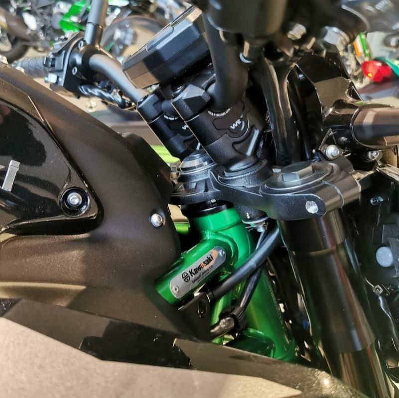 Z900 17- ハンドルバーライザー 25mm UP ブラック VOIGT MOTO Z900 17- ハンドルバーライザー 25mm UP ブラック VOIGT MOTO