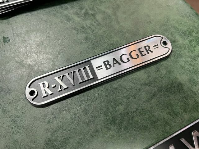 BMW R18 エンジンプレート 各種 2枚セット KERTS | バイクカスタム