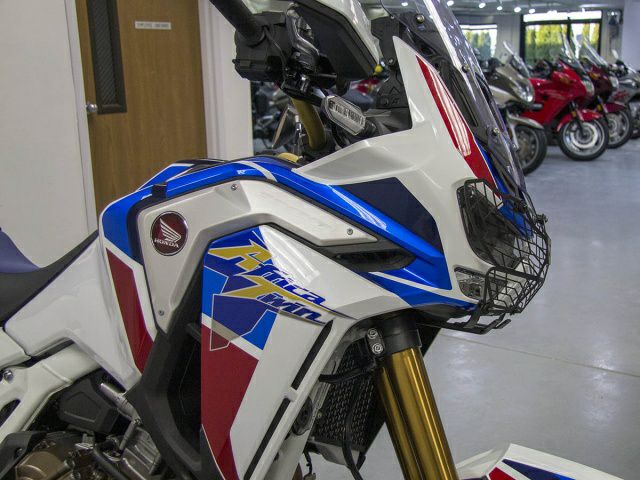 CRF1100L アフリカツイン ADV Sports ヘッドライトガードキット