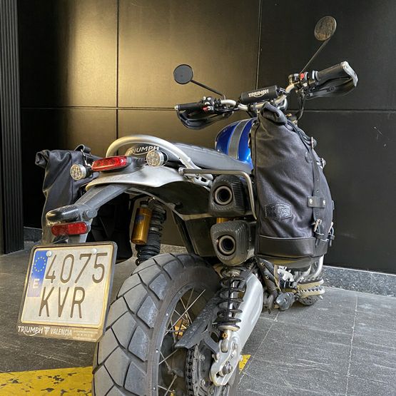 トライアンフ スクランブラー1200 サドルバッグ ステー サテンブラック 左右セット La Poderosa | バイクカスタムパーツ専門店  モトパーツ(MOTO PARTS)