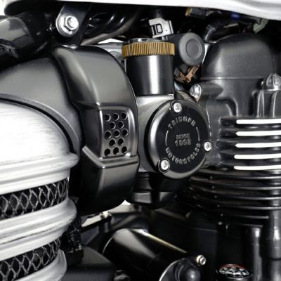 Motone スロットルボディ―カバー リブデザイン ブラック トライアンフ 