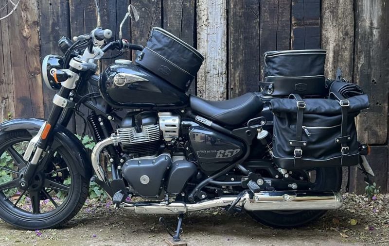 スーパーメテオ650 サドルバッグサポート ブラック 左右セット