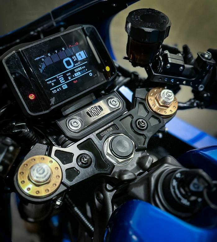 ヤマハ XSR900 C-S フロントカウル/シートカバー/トリプル