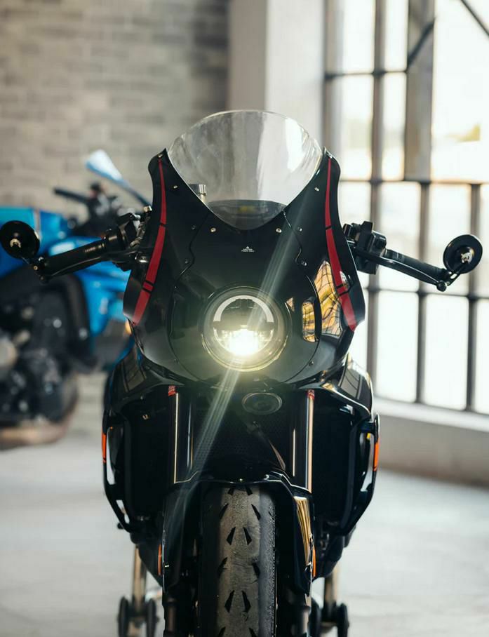 XSR900MC前 RZ風テールカウル