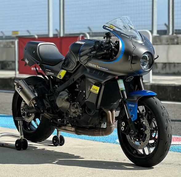 ヤマハ XSR900 C-S フロントカウル 未塗装品 HooBue | バイク