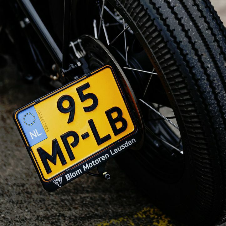 トライアンフ ボバー スピードマスター サイドナンバー ステー