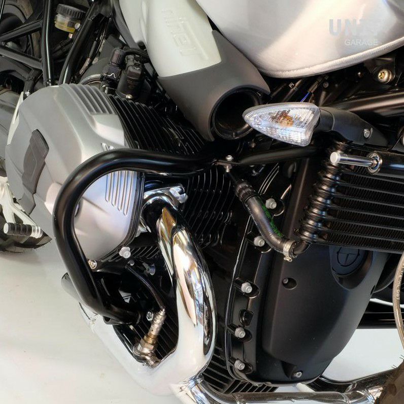 BMW RnineT 13-16 エンジンガード ブラック UNIT GARAGE