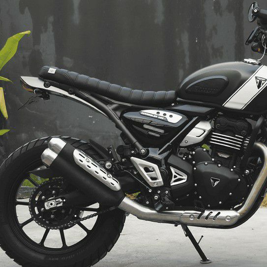 トライアンフ スピード400/スクランンブラー400X シート “Brat400” Omega Racer | バイクカスタムパーツ専門店  モトパーツ(MOTO PARTS)