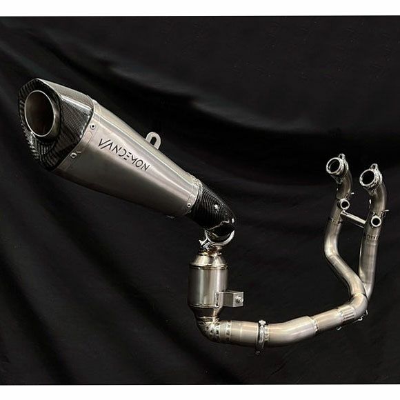 KTM 390Duke AKRAPOVIC カーボンファイバー マフラー（KTM SuperDuke 
