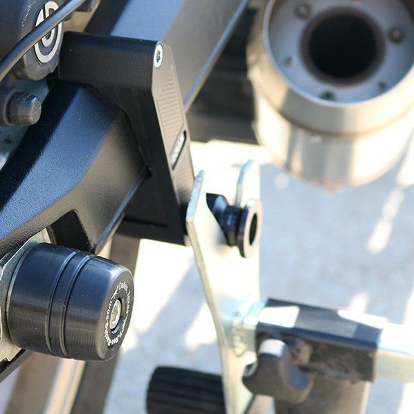 ドゥカティ スクランブラー800 スイングアーム スプール スタンド