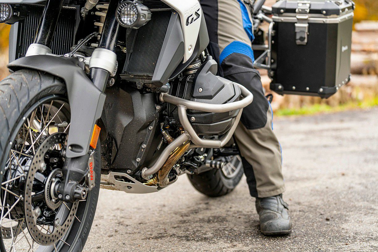 BMW R1300GS/R1300R エンジンガード ULTIMATE ステンレス ワンダー