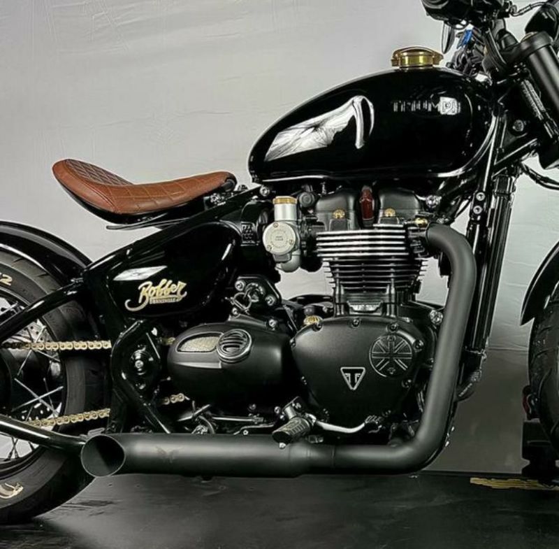TRIUMPH モダンツイン HITCHCOX カスタムマフラーの専門店