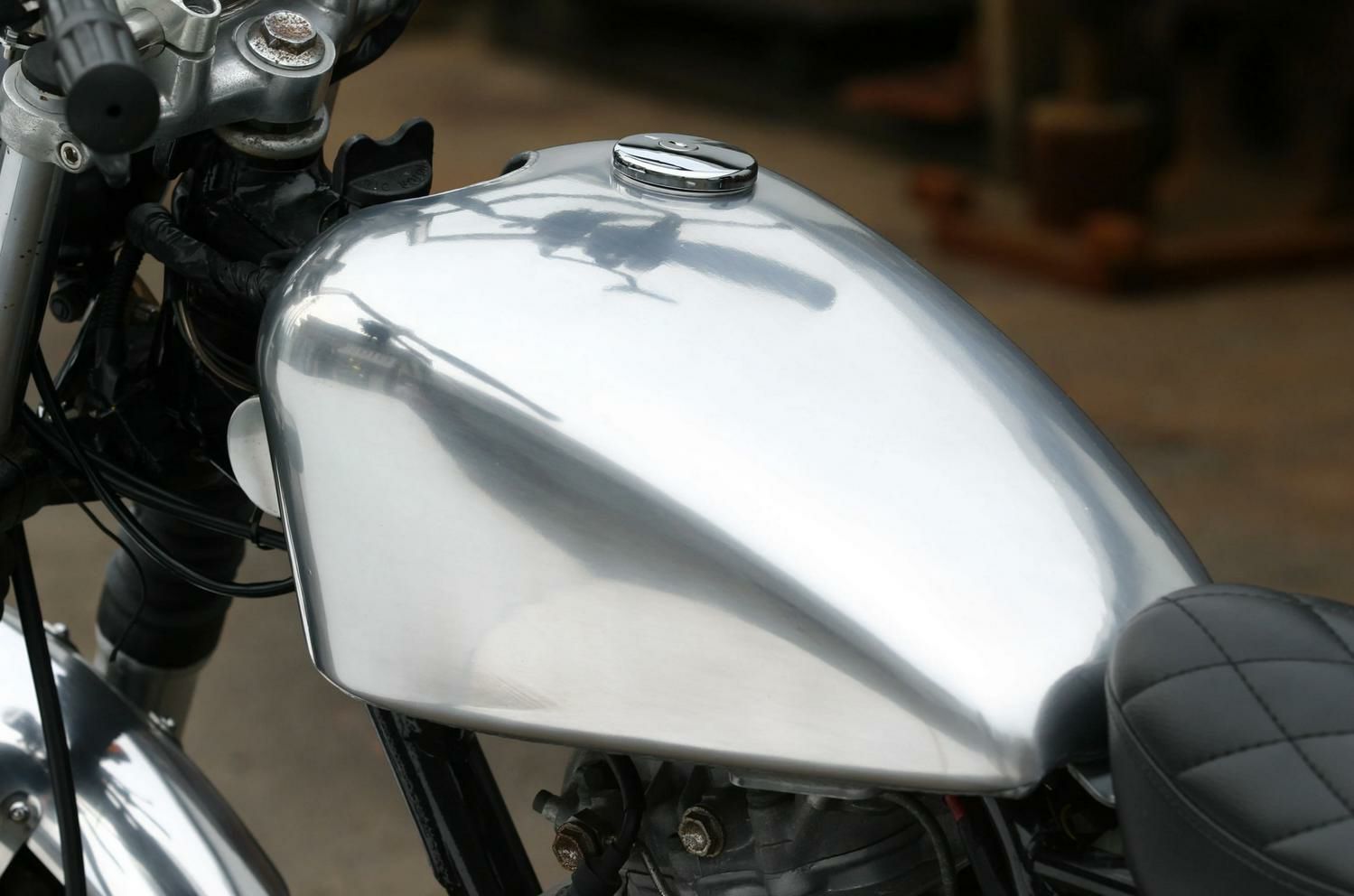 ヤマハ SR400 アルミタンク TYPE-4 バフ仕上げ BIGCEDAR | バイク 