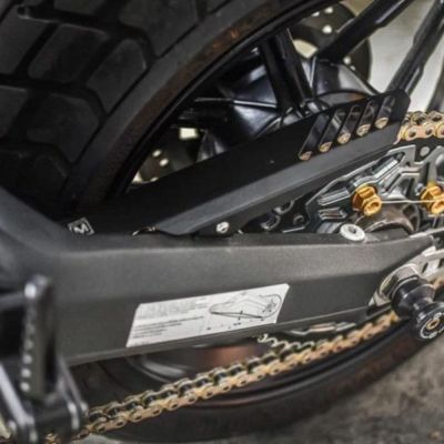 CNC Racingサイドカバーフューエルタンク カーボン ドカティ