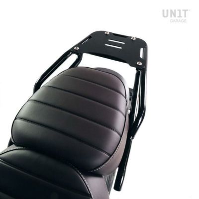 トライアンフ スピード400/スクランブラー400X クラブバー付リアラゲッジラックブラック +ブラックアルミプレート UNIT GARAGE