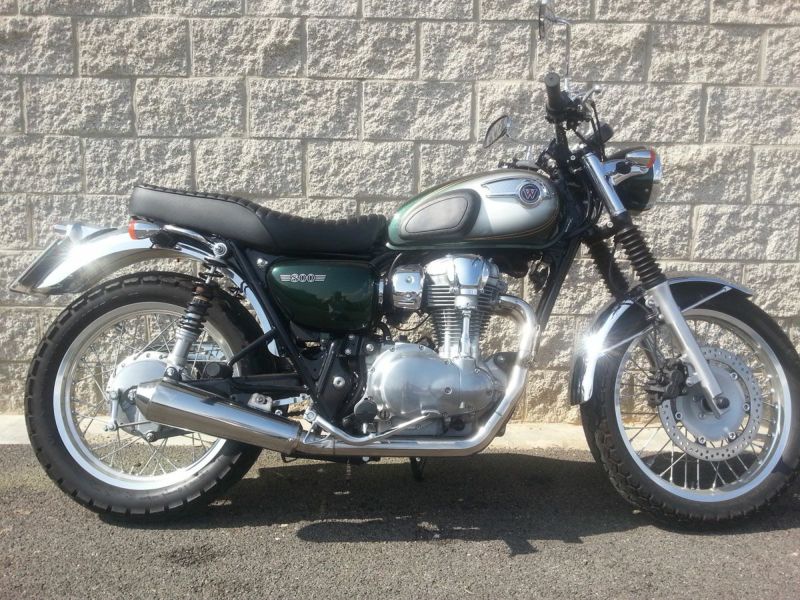 W650フルエキマフラーペイトンプレイスまだまだつかえる！ W650/カワサキ アルミタンク ペイトンプレイスマフラー他！の