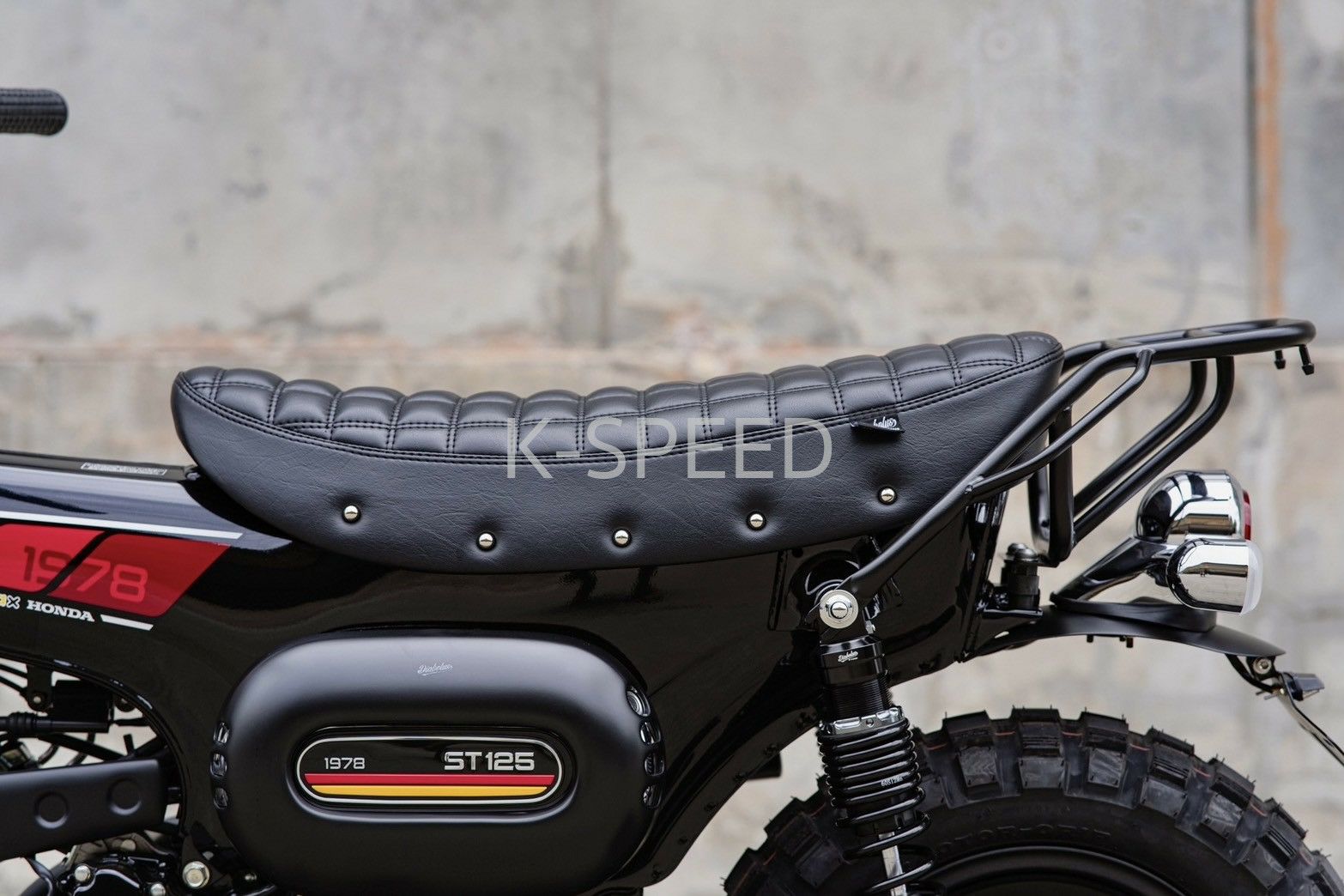 ホンダ ダックス125 シート スクエアパターン Diabolus ブラック K 