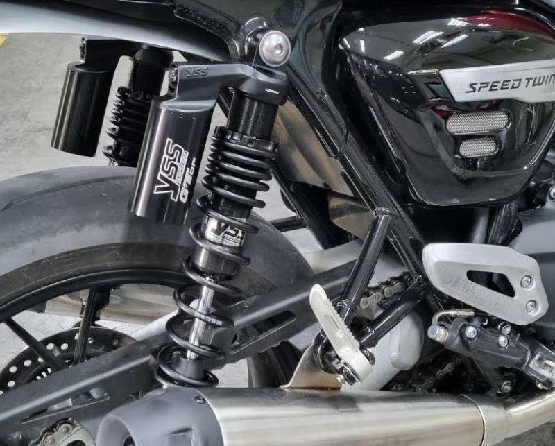 トライアンフ純正オプション　FOX リアサスペンション　t120用 トライアンフ純正オプション FOX リアサスペンション t120用