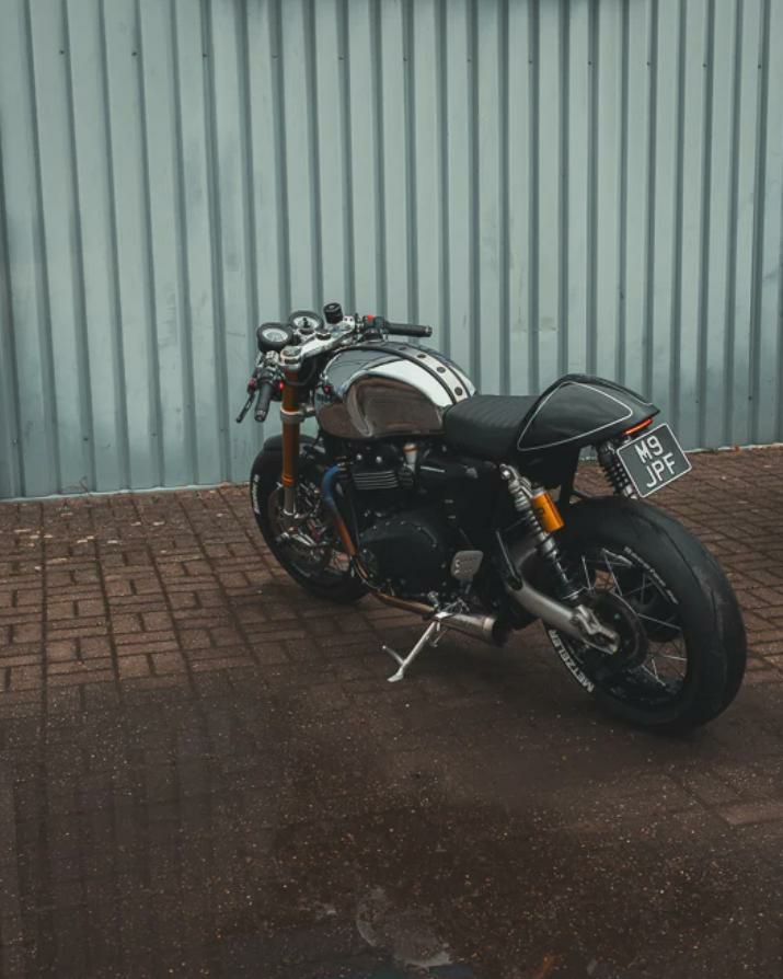 スラクストン1200RS(トライアンフ)のバイク買取‧査定相場